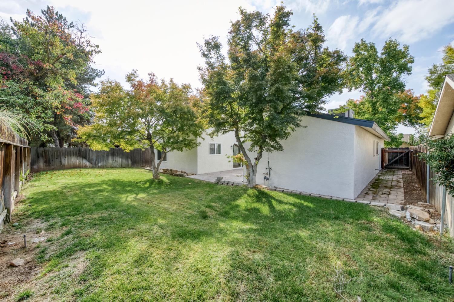 8088 N Mariposa St, Fresno, CA 93720