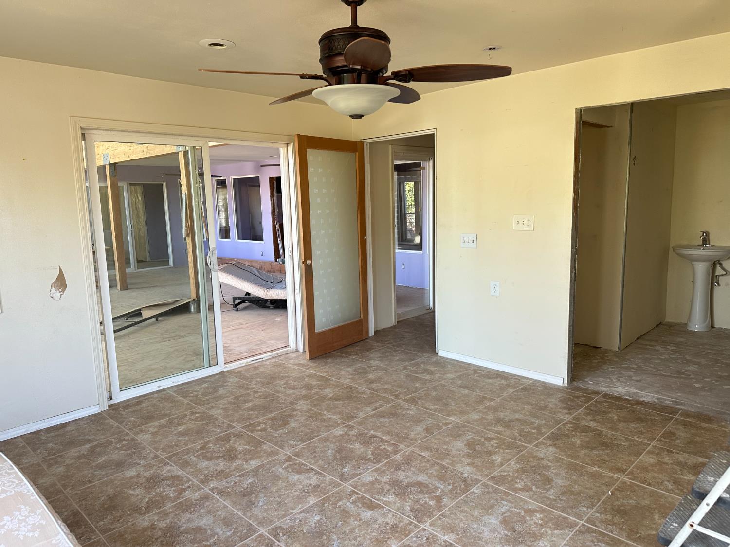 413 S 5th St, Fowler, CA 93625