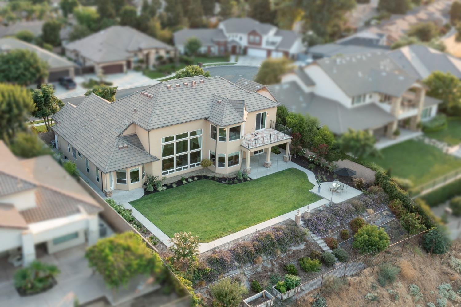 5136 W Bluff Ave, Fresno, CA 93722