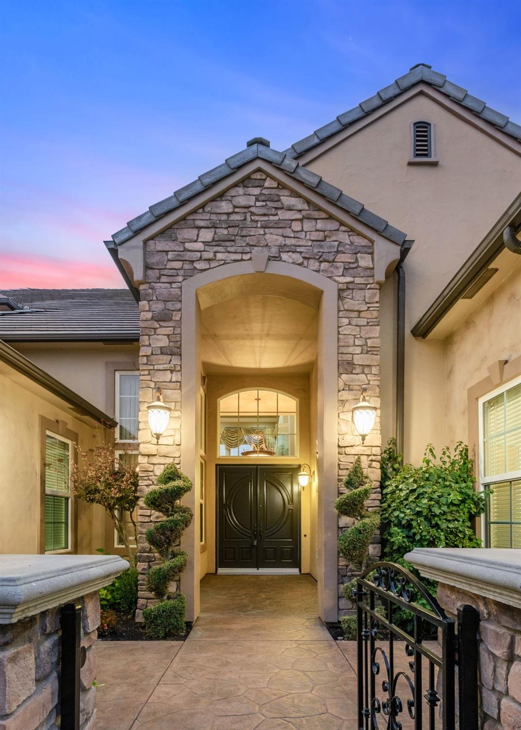 5136 W Bluff Ave, Fresno, CA 93722