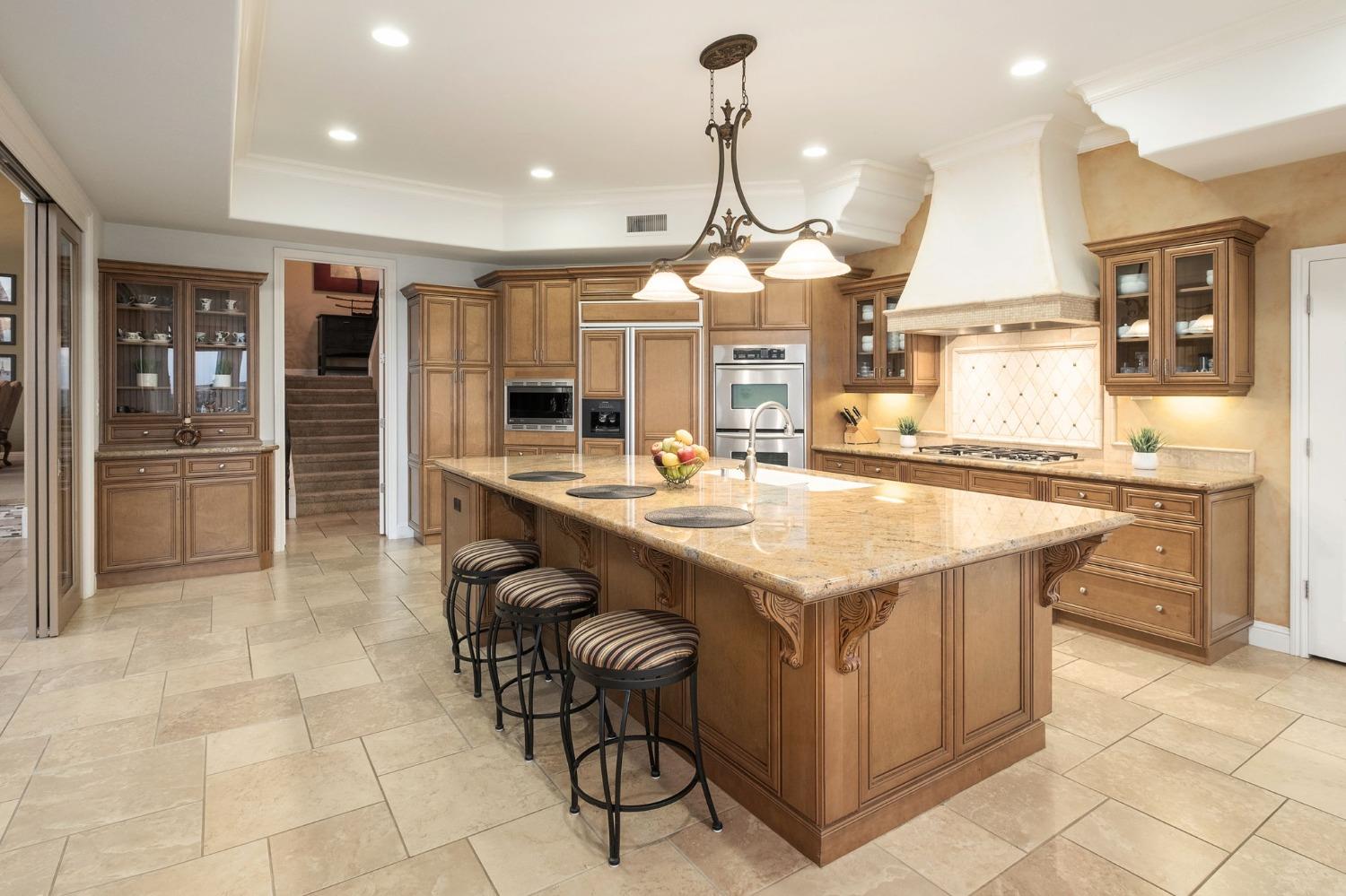 5136 W Bluff Ave, Fresno, CA 93722