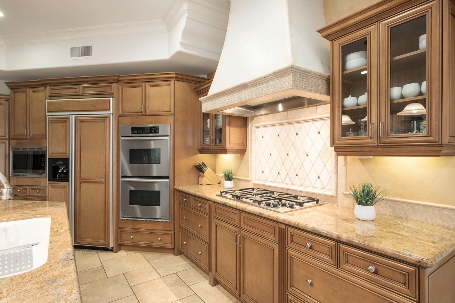 5136 W Bluff Ave, Fresno, CA 93722