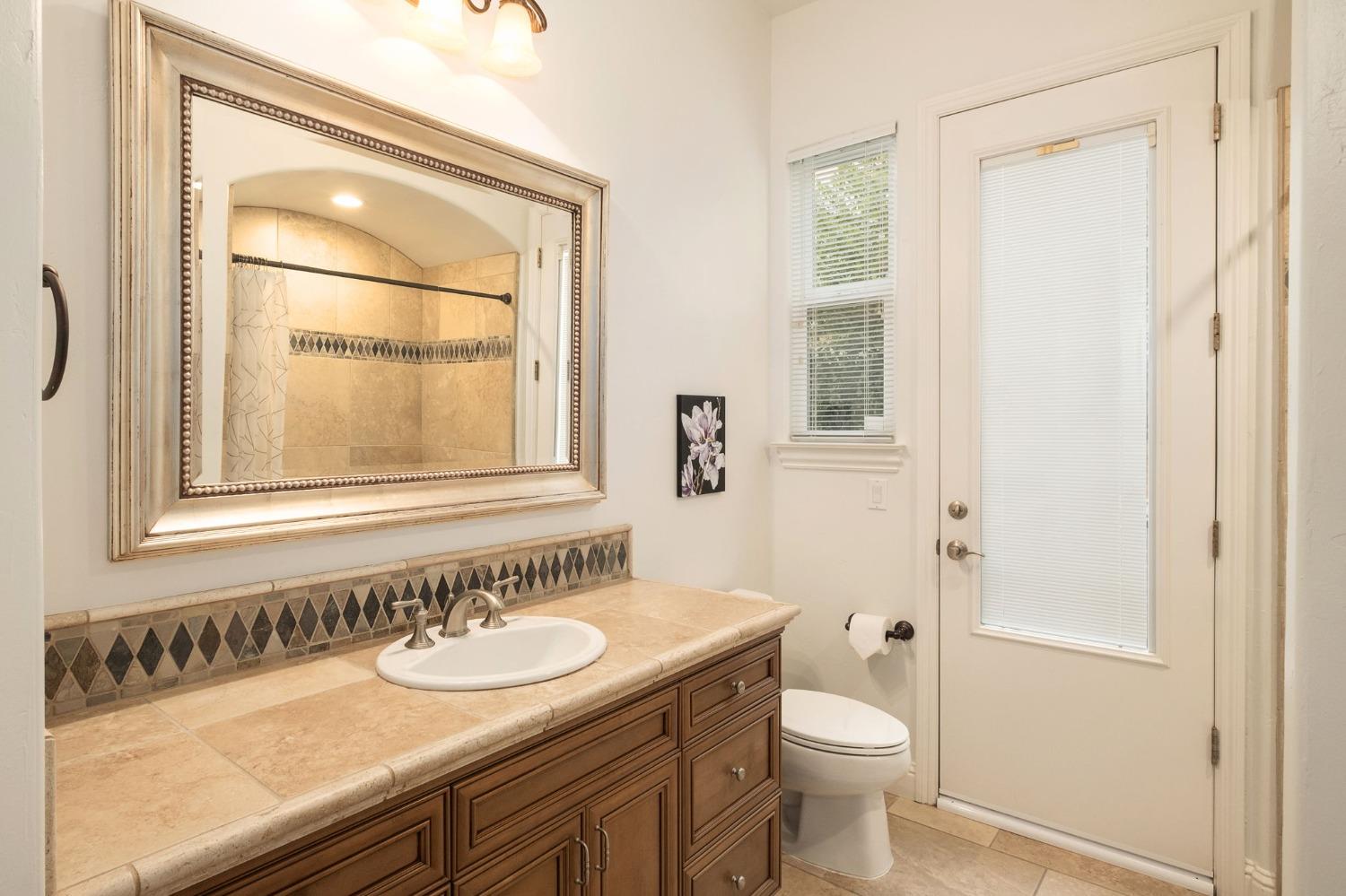 5136 W Bluff Ave, Fresno, CA 93722