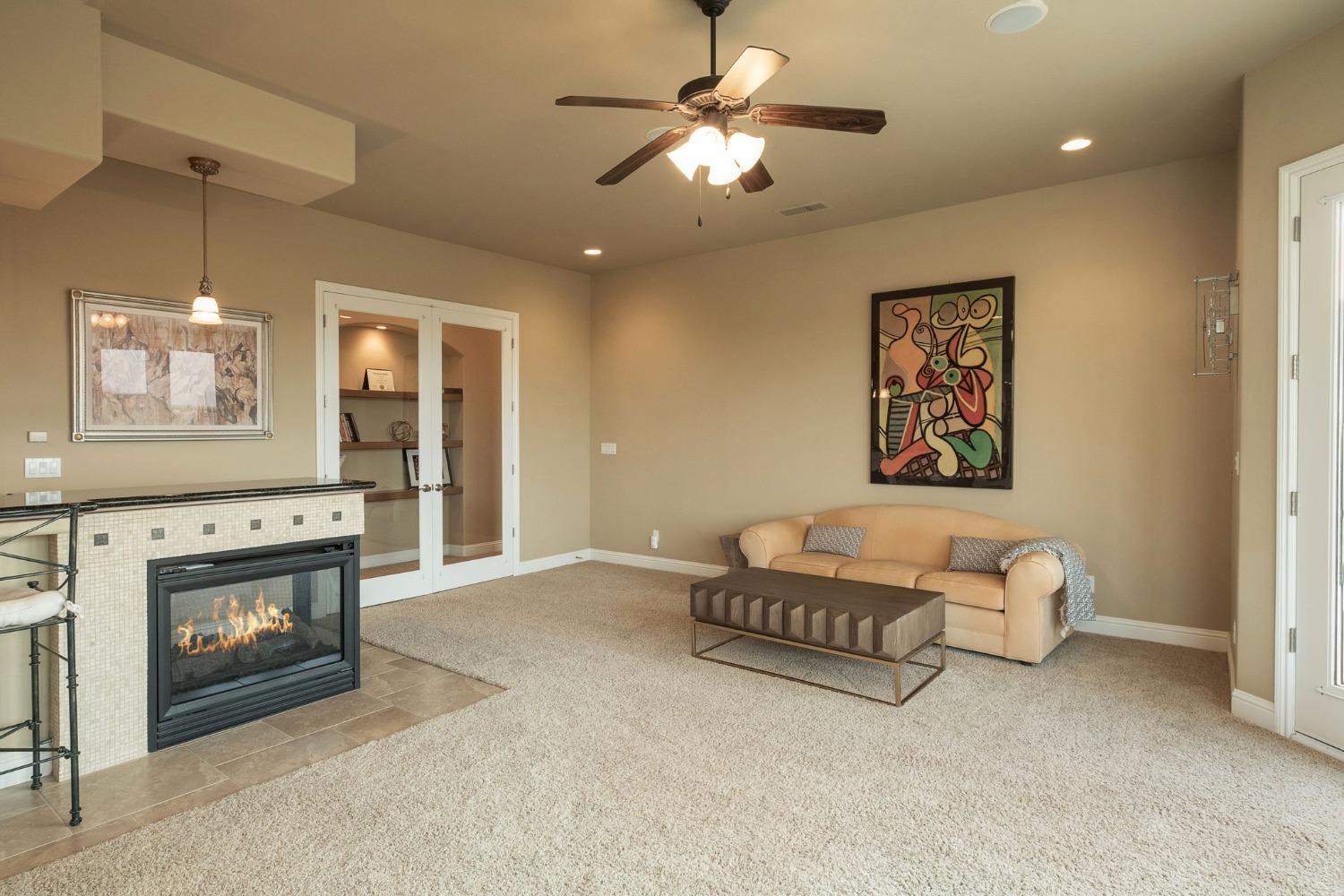 5136 W Bluff Ave, Fresno, CA 93722