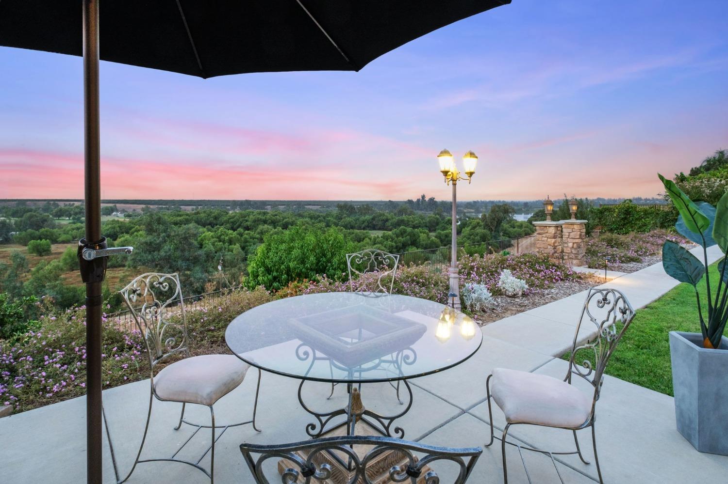 5136 W Bluff Ave, Fresno, CA 93722