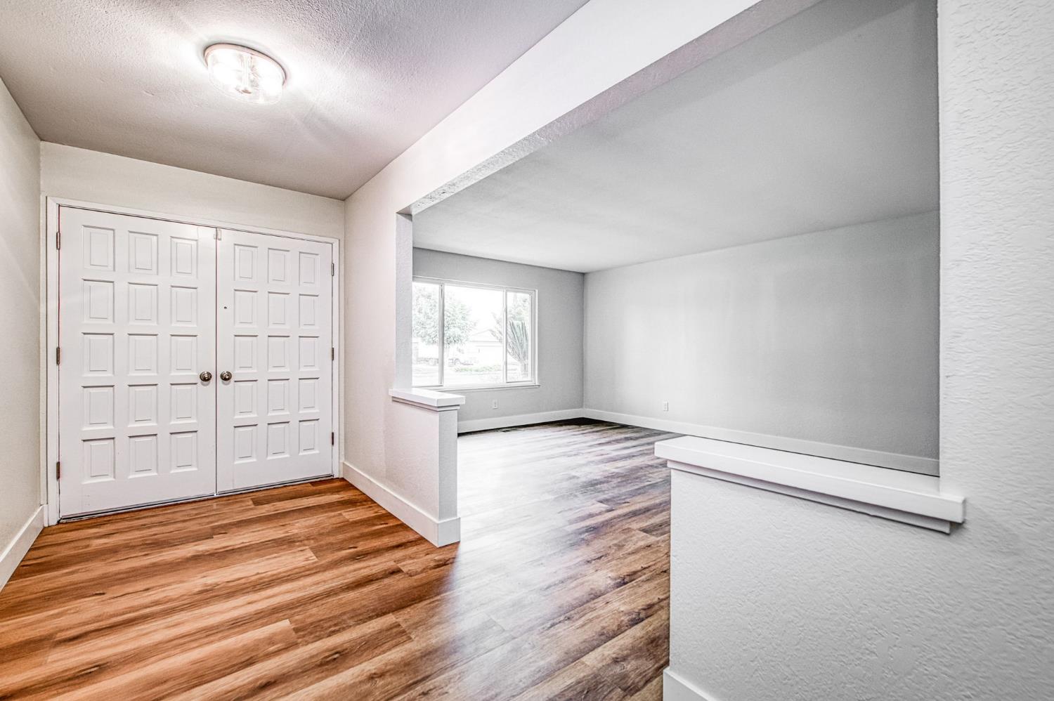 2058 W Vartikian Ave, Fresno, CA 93711