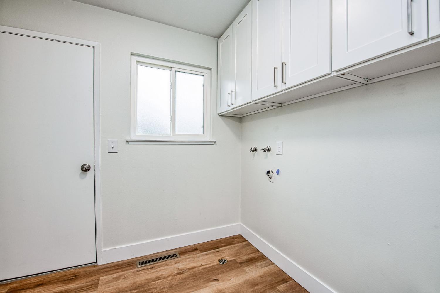 2058 W Vartikian Ave, Fresno, CA 93711