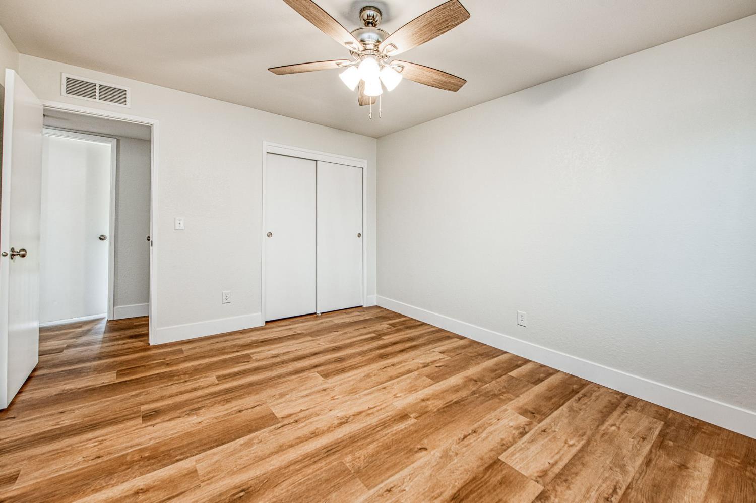 2058 W Vartikian Ave, Fresno, CA 93711