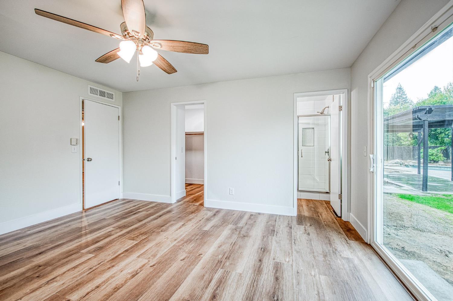 2058 W Vartikian Ave, Fresno, CA 93711