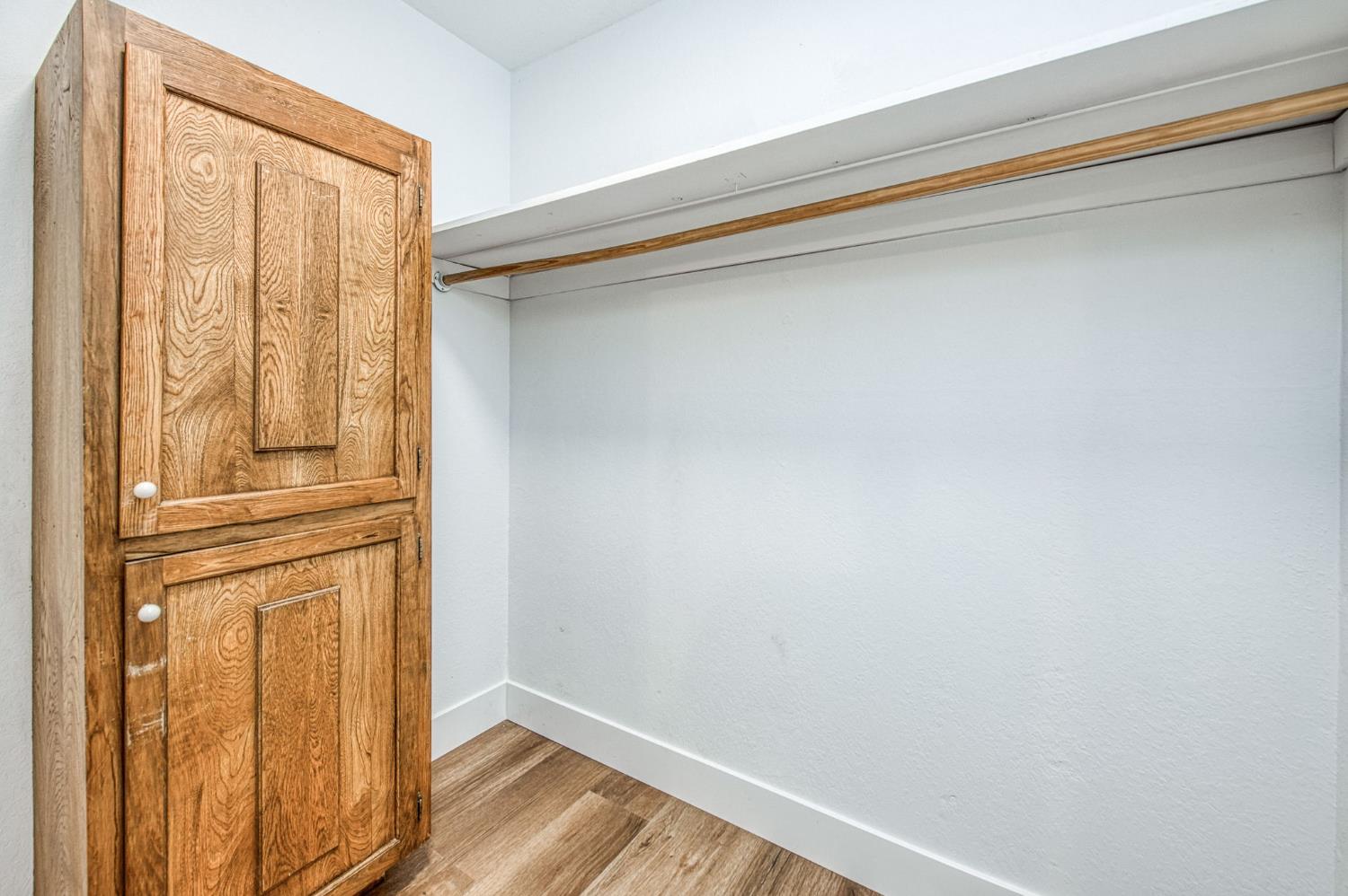 2058 W Vartikian Ave, Fresno, CA 93711