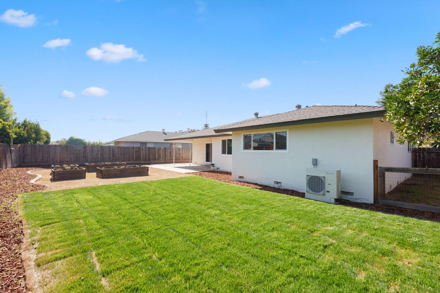 6804 N Backer Ave, Fresno, CA 93710