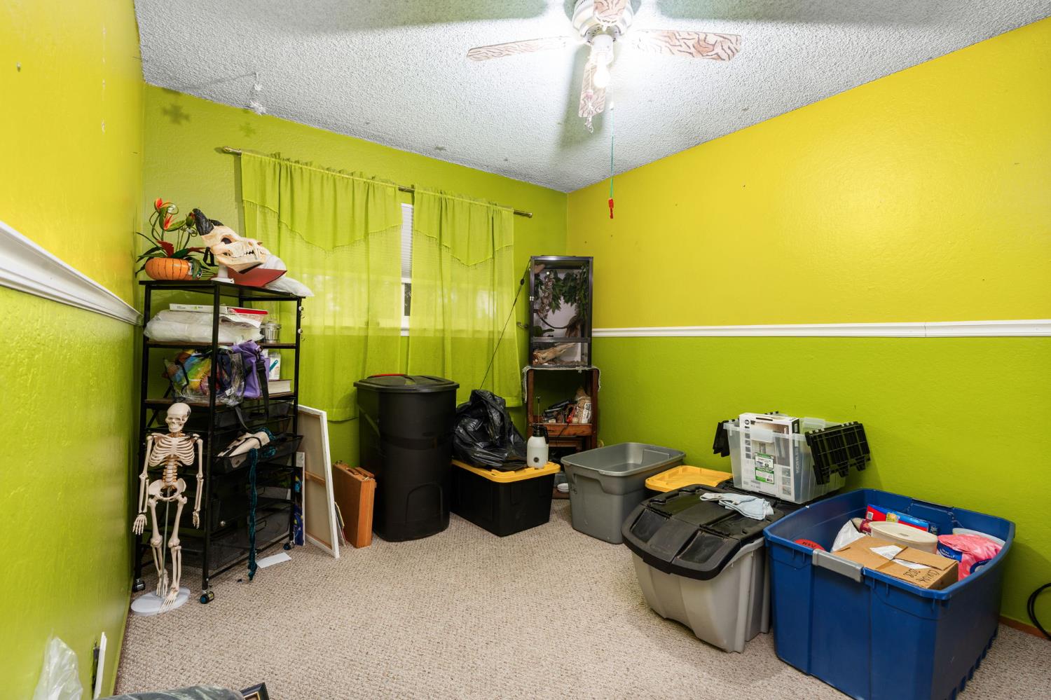2319 W Acacia Ave, Fresno, CA 93705