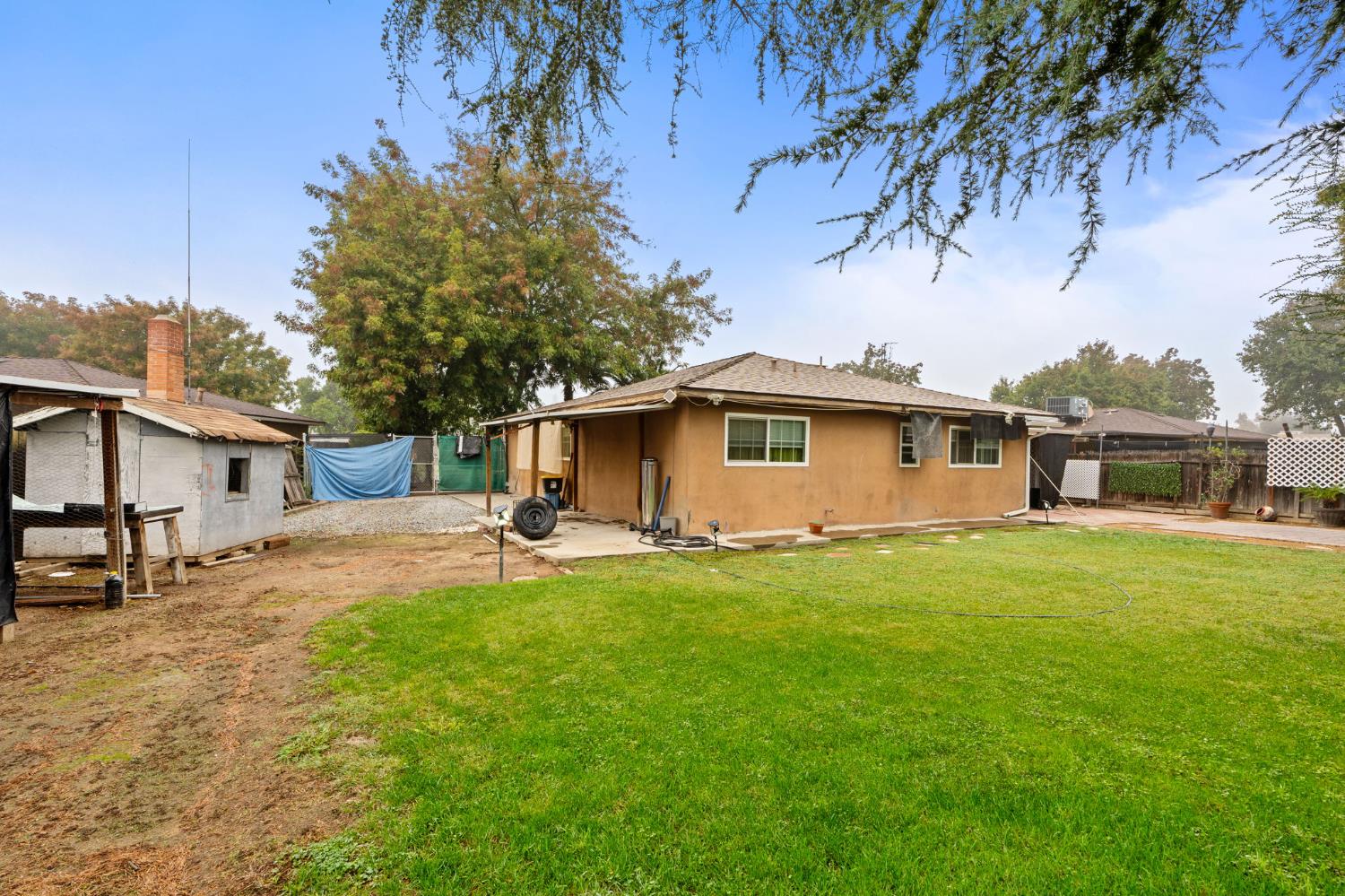 2319 W Acacia Ave, Fresno, CA 93705