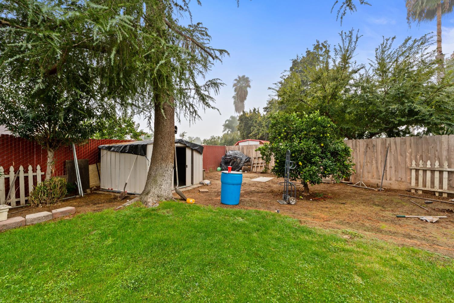 2319 W Acacia Ave, Fresno, CA 93705