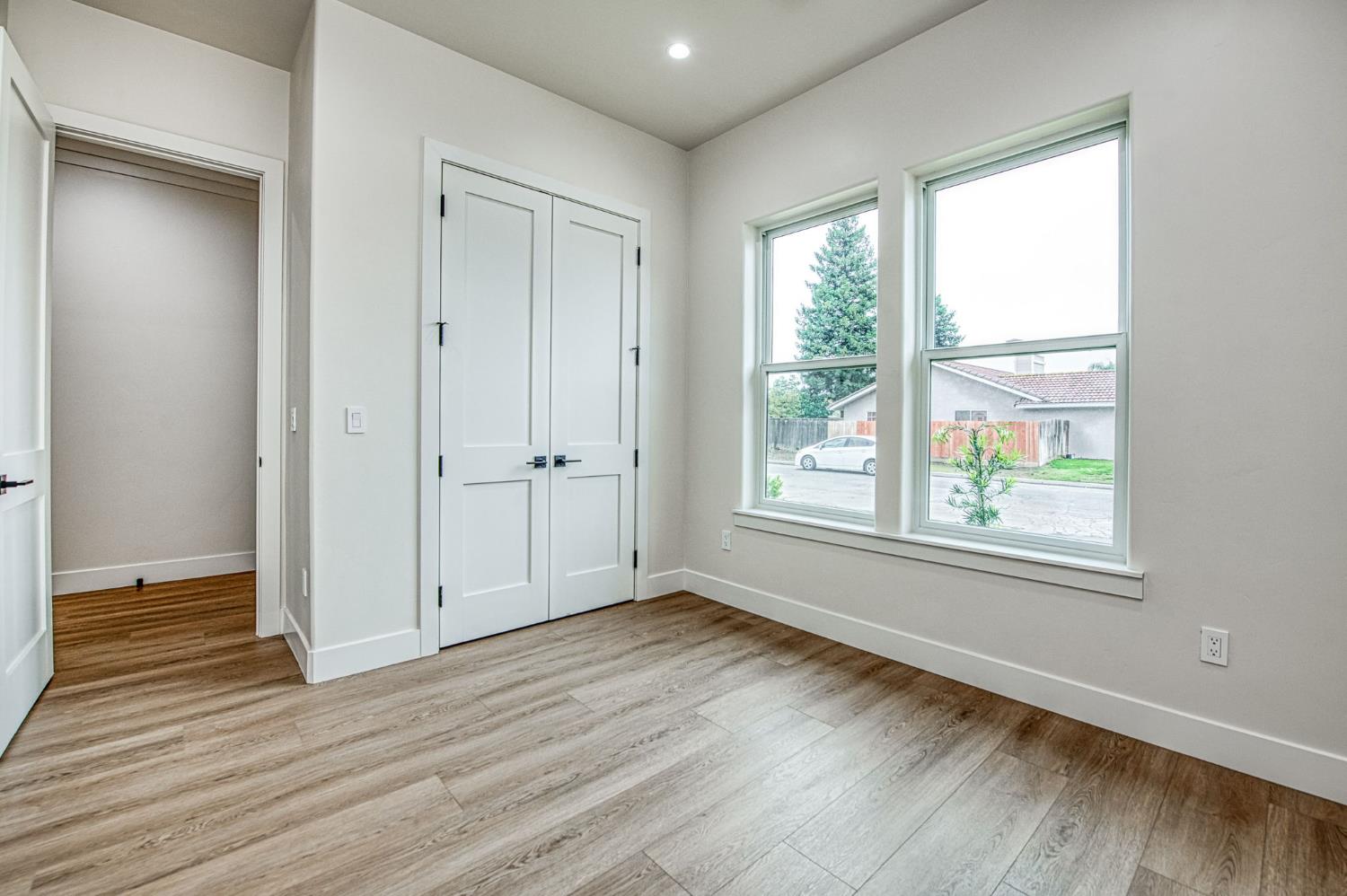 5698 W Mesa Ave, Fresno, CA 93722