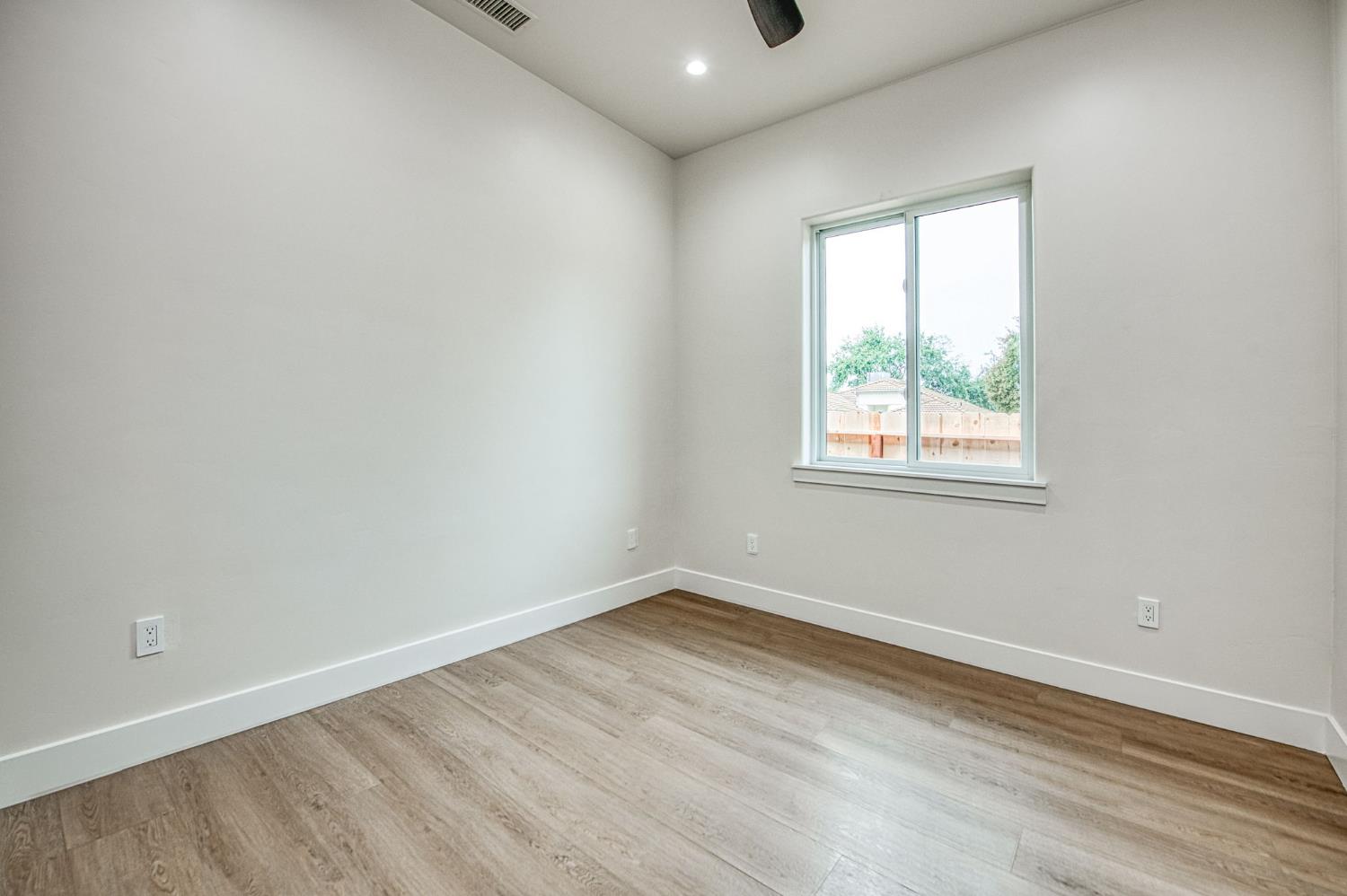 5698 W Mesa Ave, Fresno, CA 93722