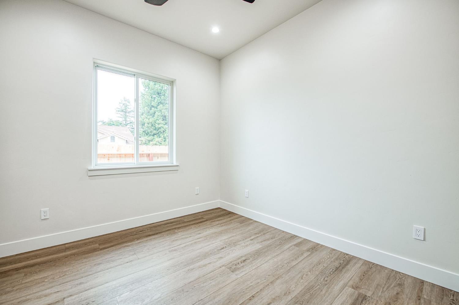 5698 W Mesa Ave, Fresno, CA 93722