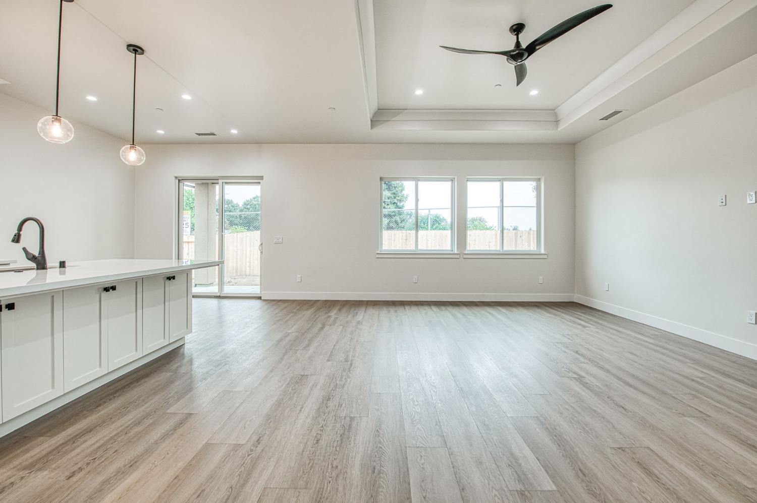 5698 W Mesa Ave, Fresno, CA 93722