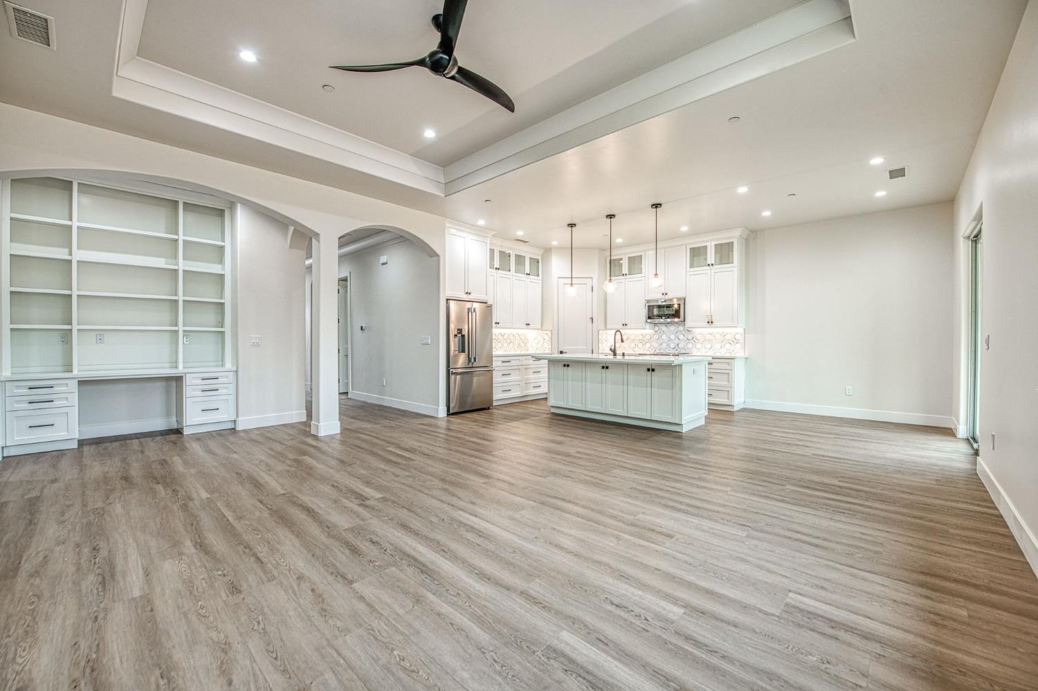 5698 W Mesa Ave, Fresno, CA 93722