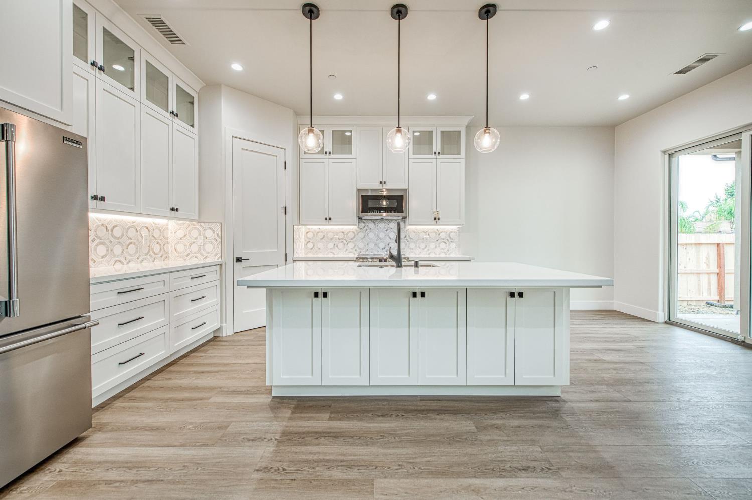 5698 W Mesa Ave, Fresno, CA 93722