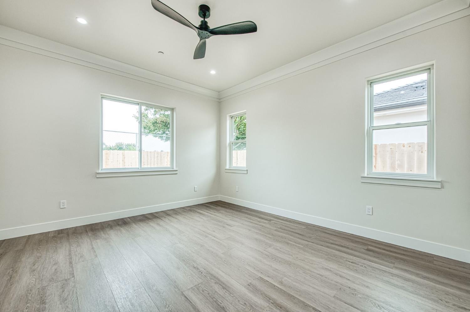 5698 W Mesa Ave, Fresno, CA 93722