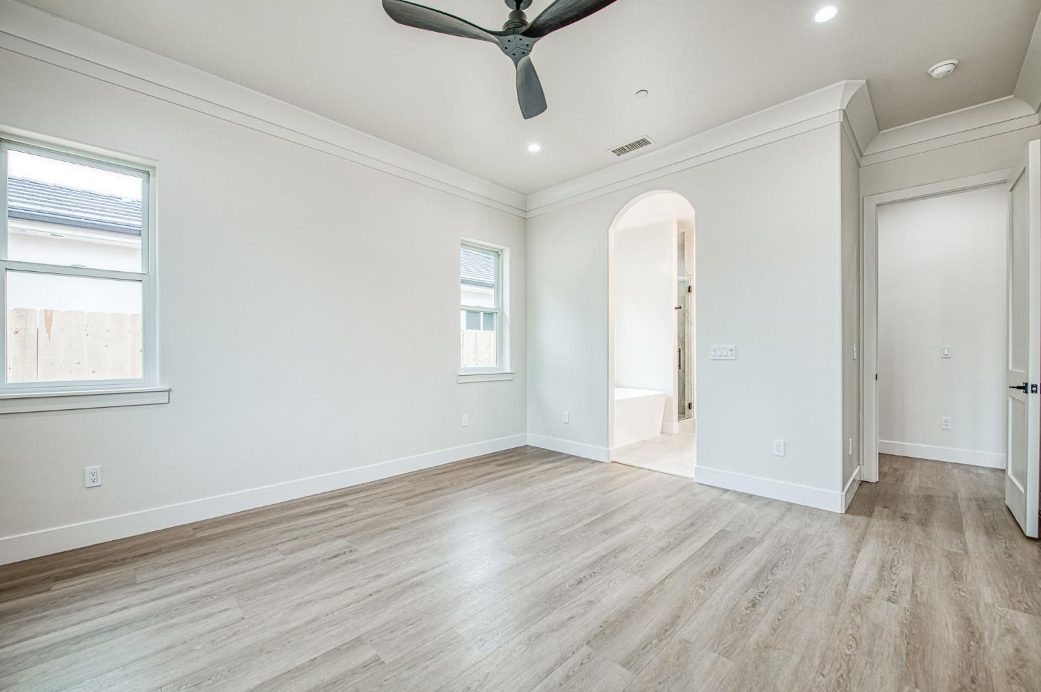 5698 W Mesa Ave, Fresno, CA 93722