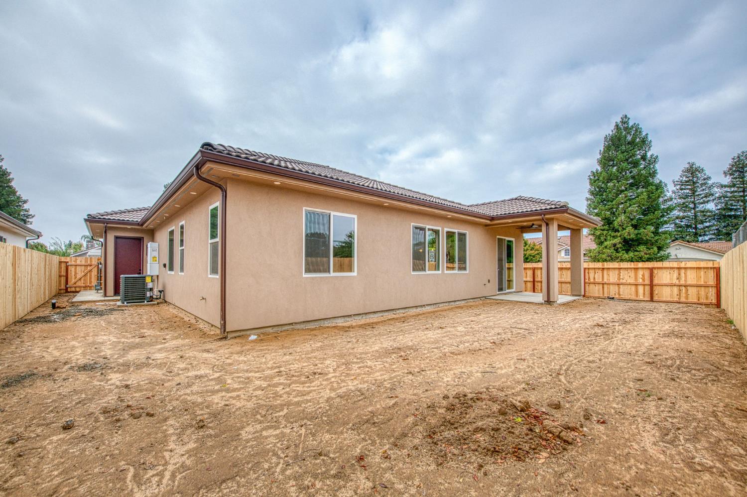 5698 W Mesa Ave, Fresno, CA 93722