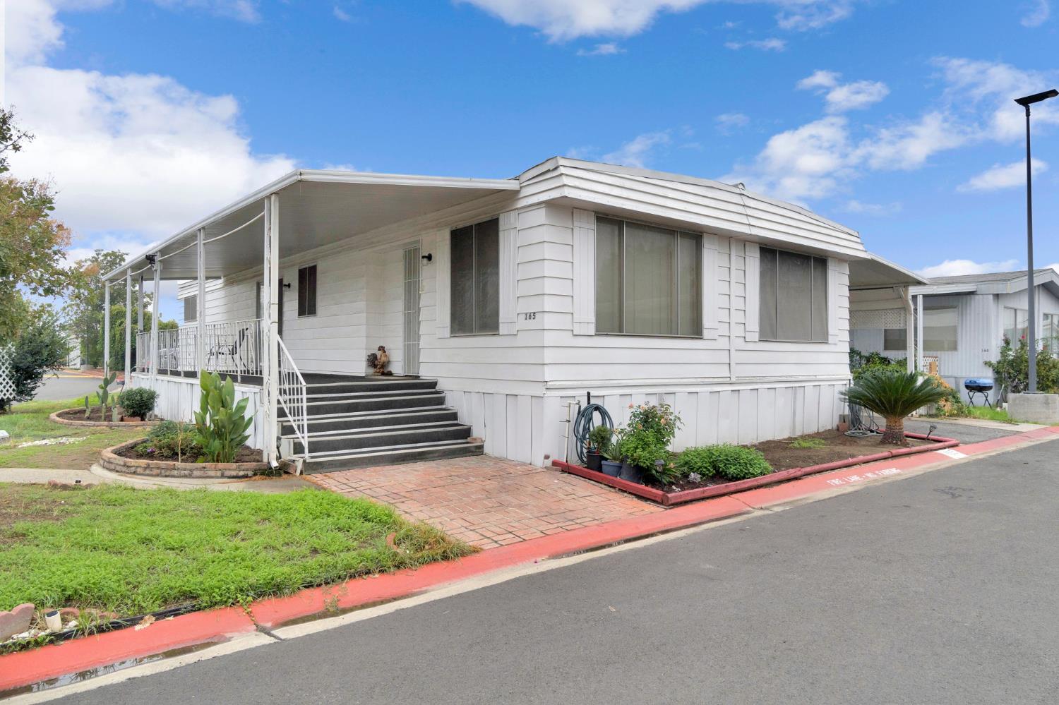 3556 N Duke #165, Fresno, CA 93727