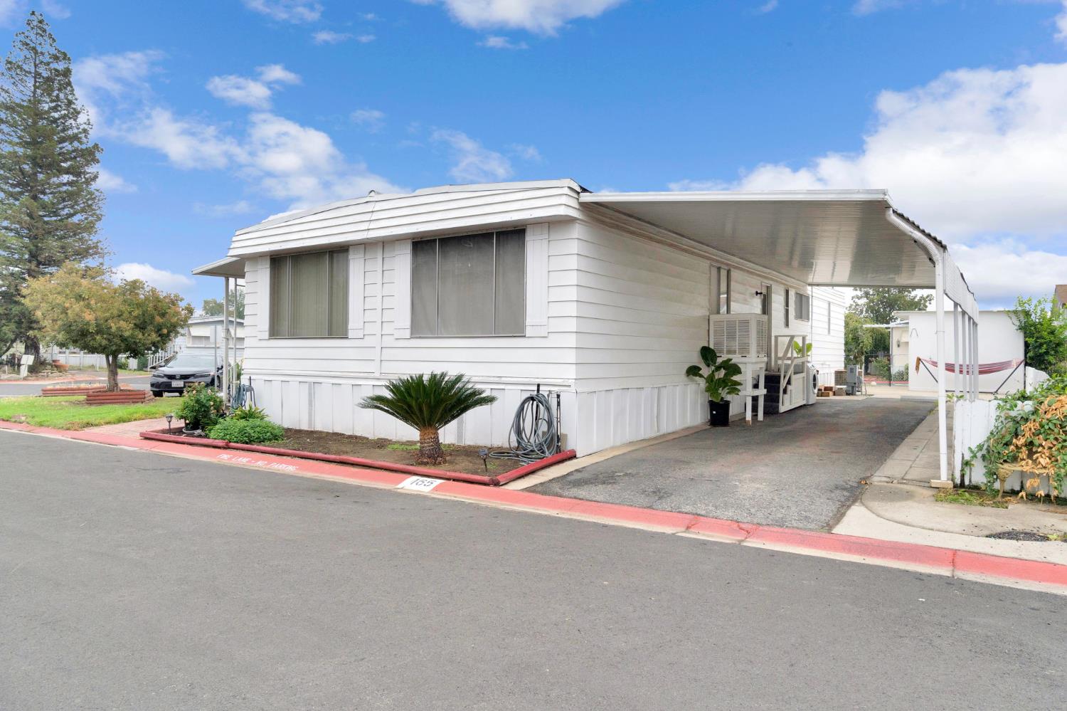 3556 N Duke #165, Fresno, CA 93727