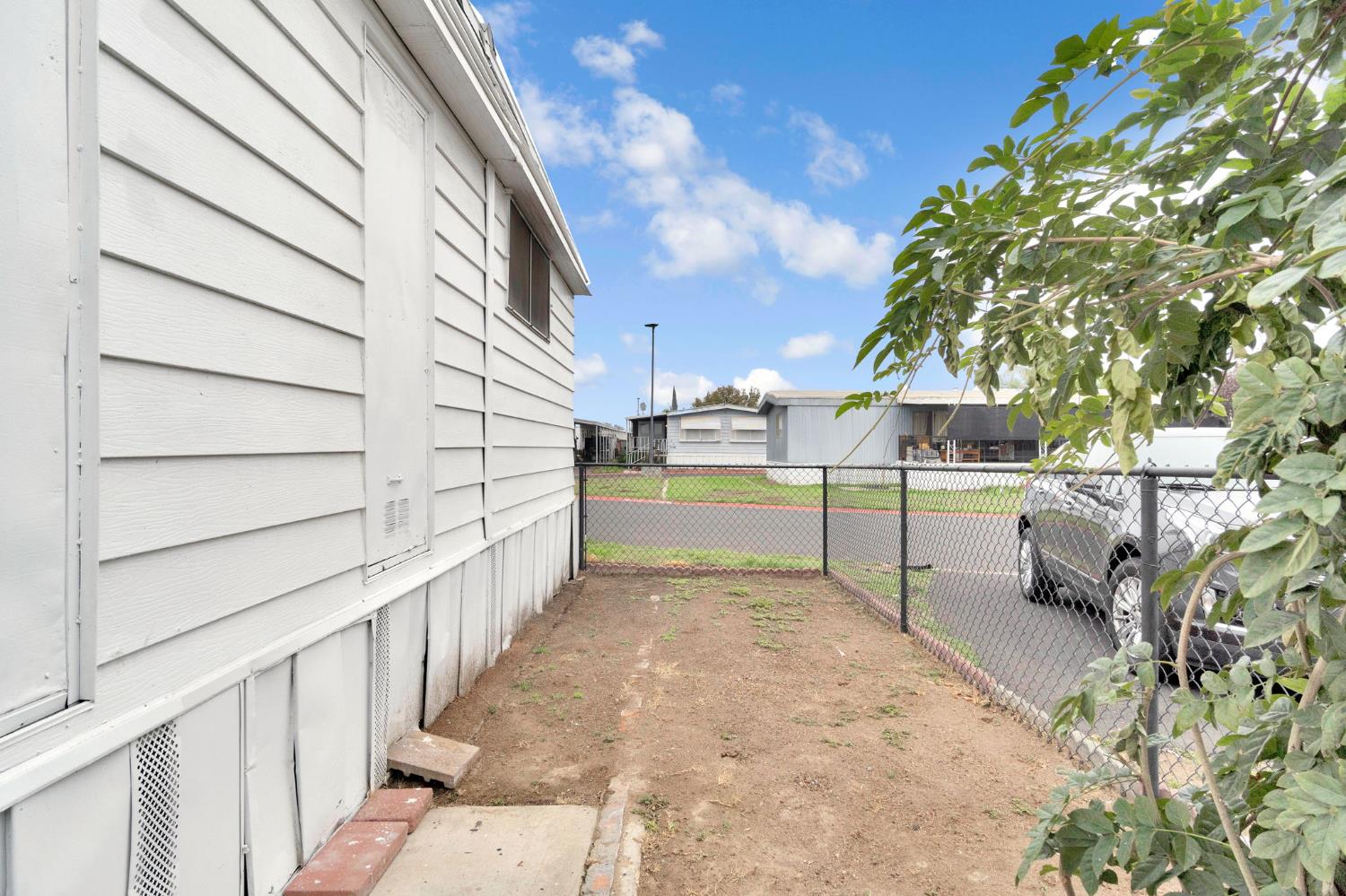 3556 N Duke #165, Fresno, CA 93727