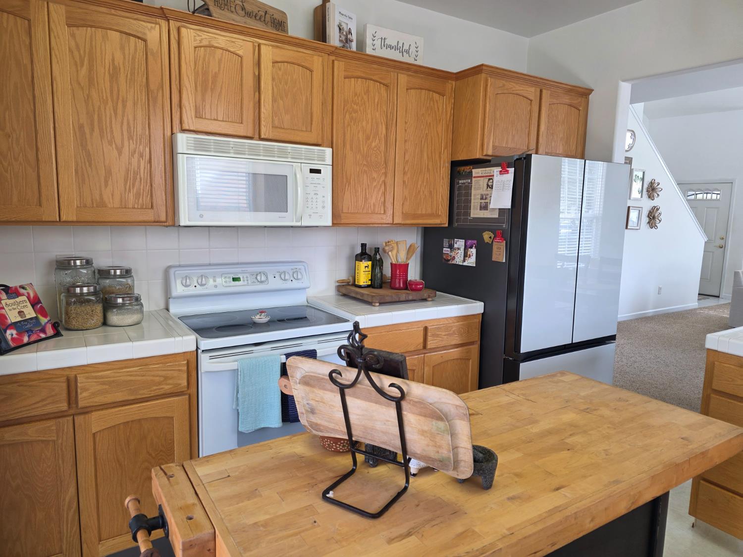 337 Village Dr, Dinuba, CA 93618