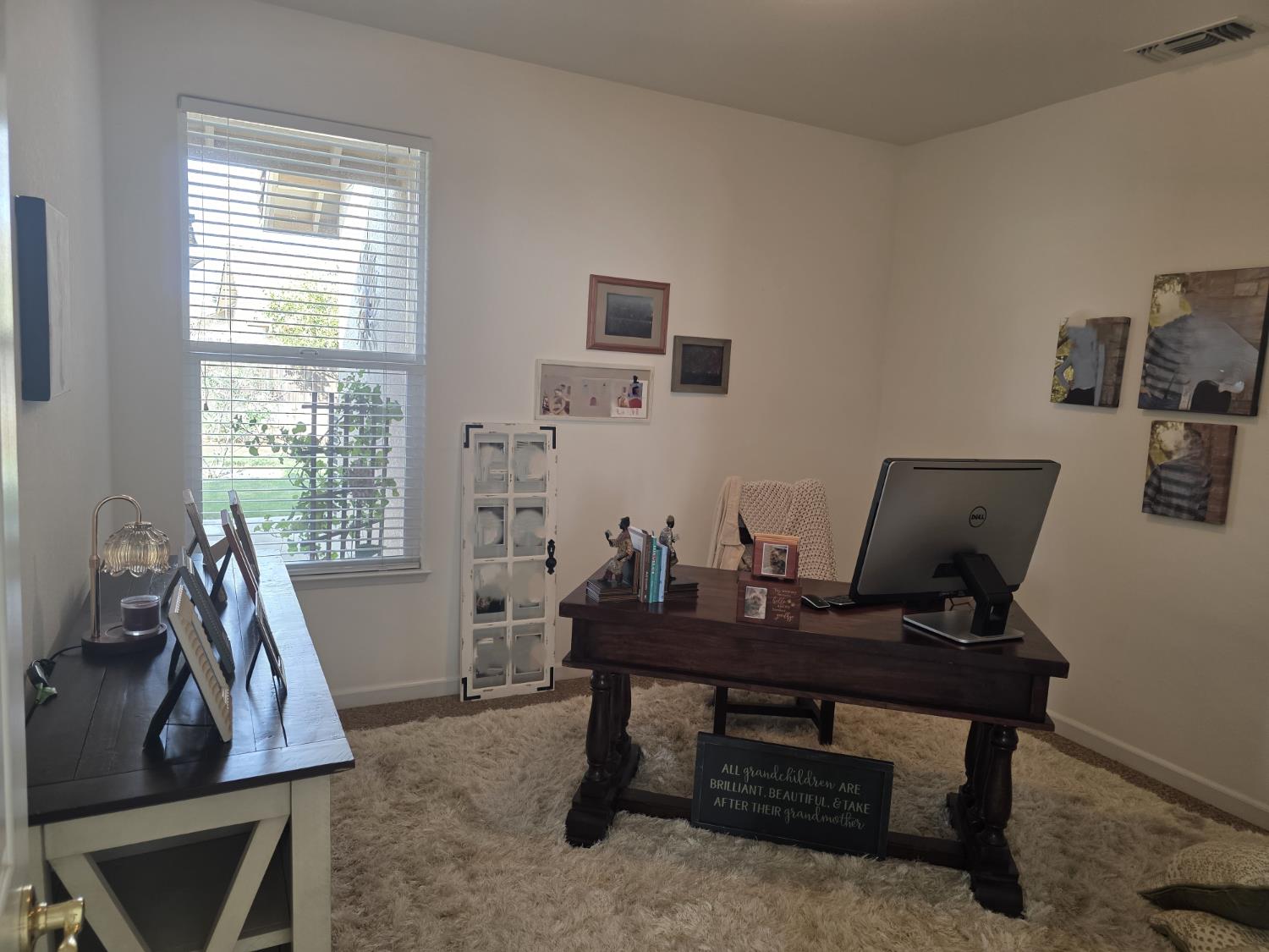 337 Village Dr, Dinuba, CA 93618