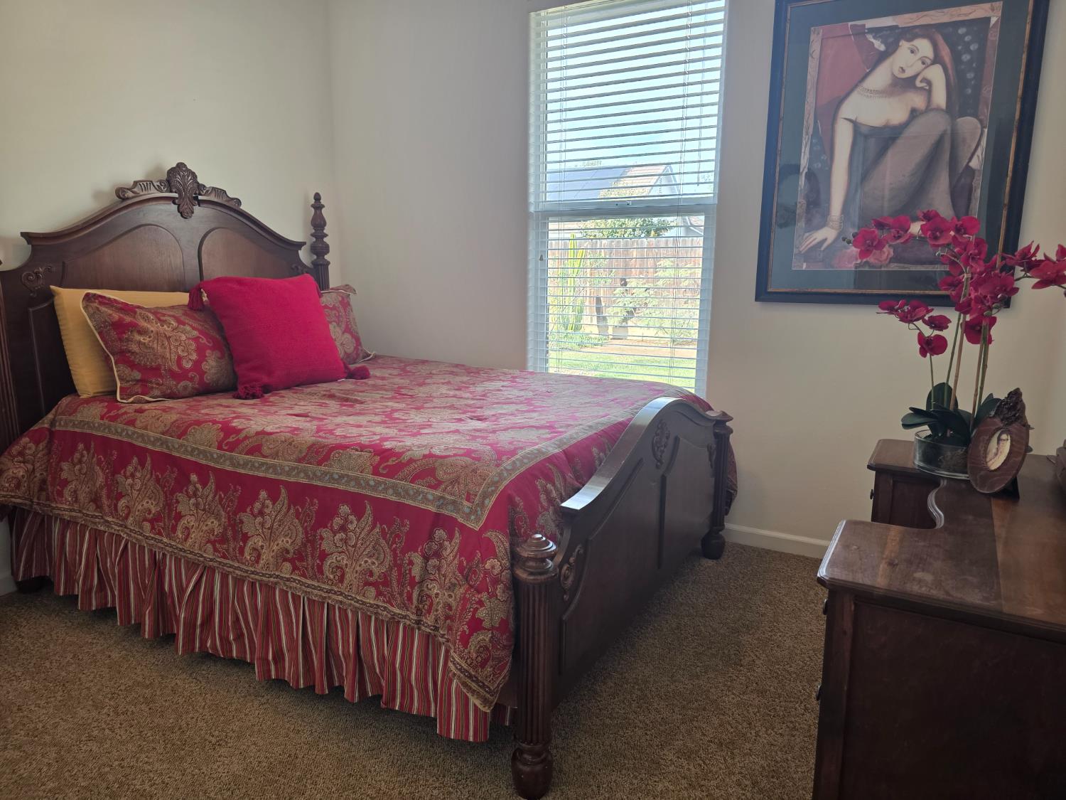 337 Village Dr, Dinuba, CA 93618