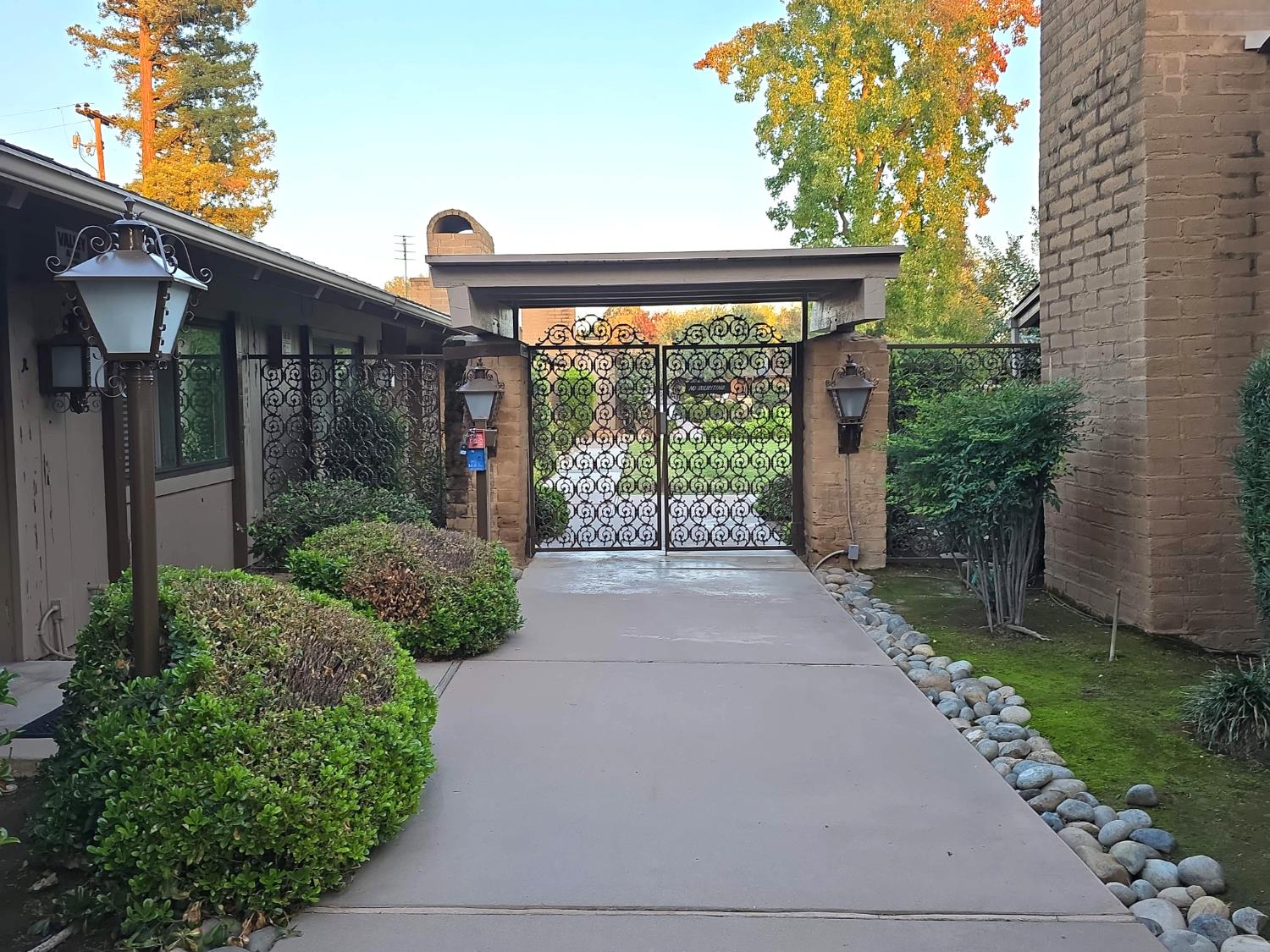 5064 N Wishon Ave #A, Fresno, CA 93704