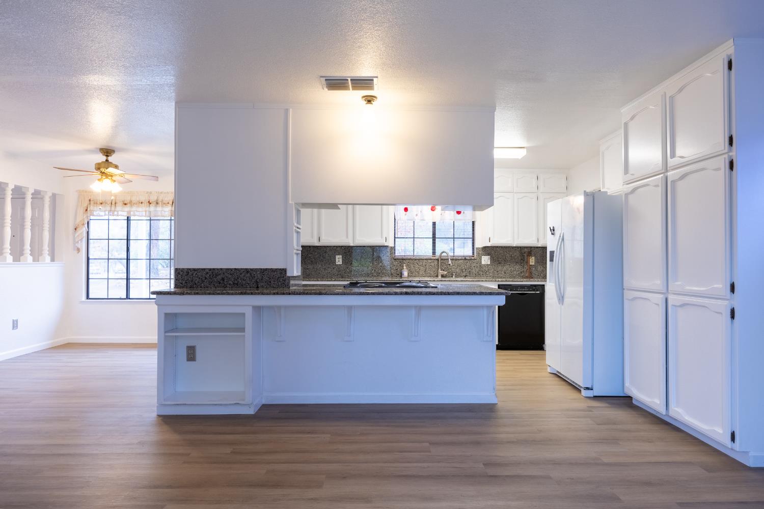 42058 Wild Stallion Ct, Coarsegold, CA 93614