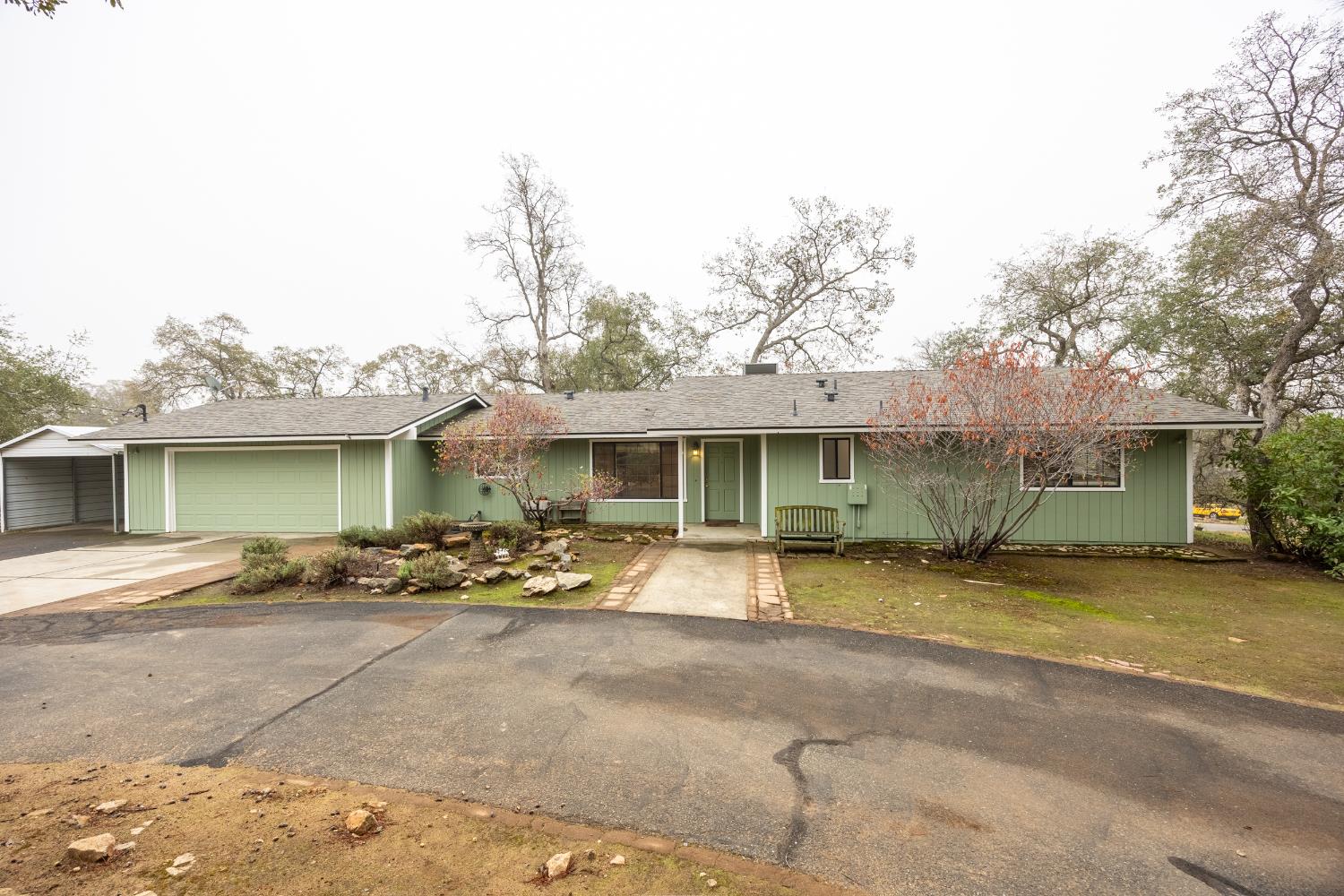 42058 Wild Stallion Ct, Coarsegold, CA 93614