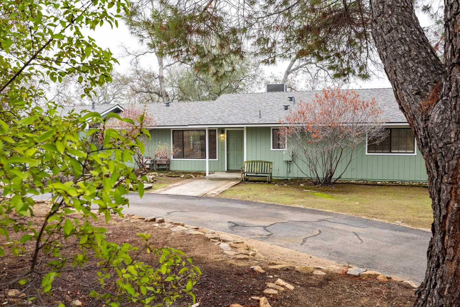 42058 Wild Stallion Ct, Coarsegold, CA 93614