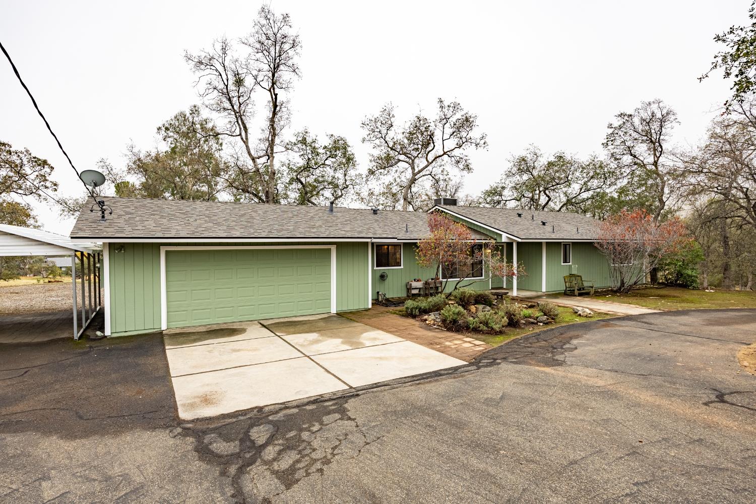 42058 Wild Stallion Ct, Coarsegold, CA 93614