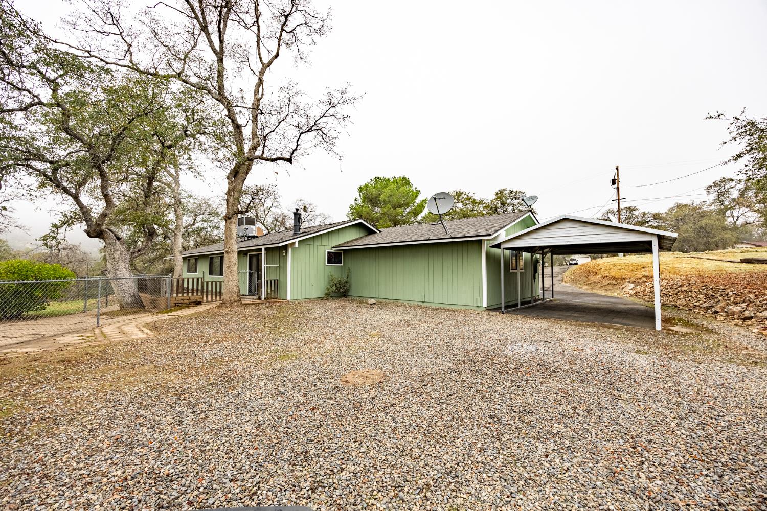 42058 Wild Stallion Ct, Coarsegold, CA 93614