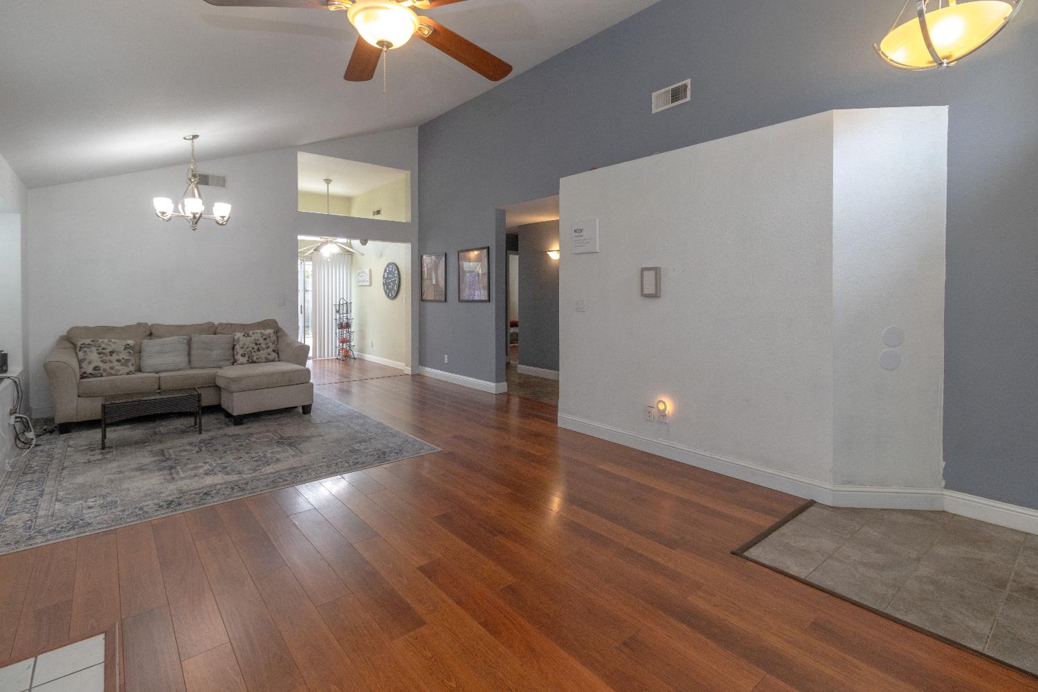 2189 E Pinedale Ave, Fresno, CA 93720