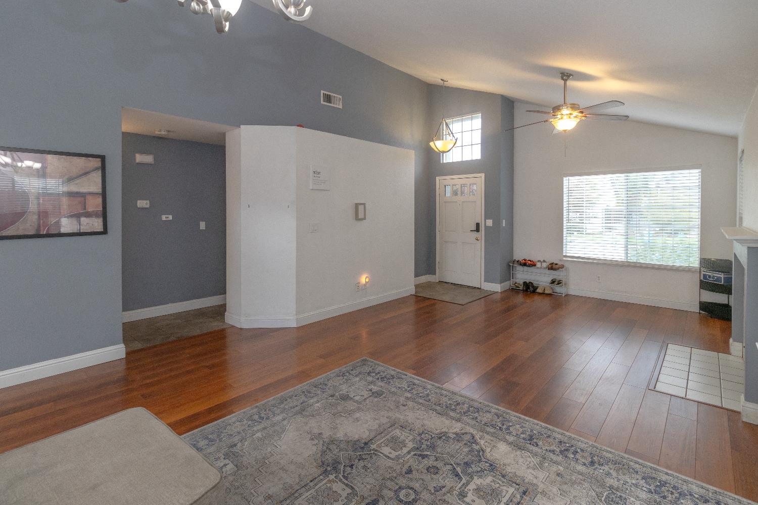 2189 E Pinedale Ave, Fresno, CA 93720