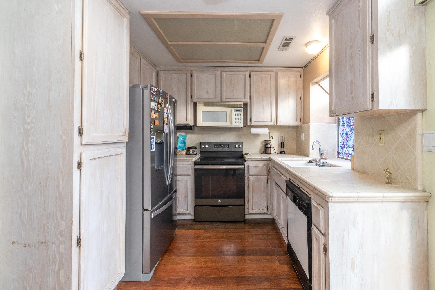 2189 E Pinedale Ave, Fresno, CA 93720