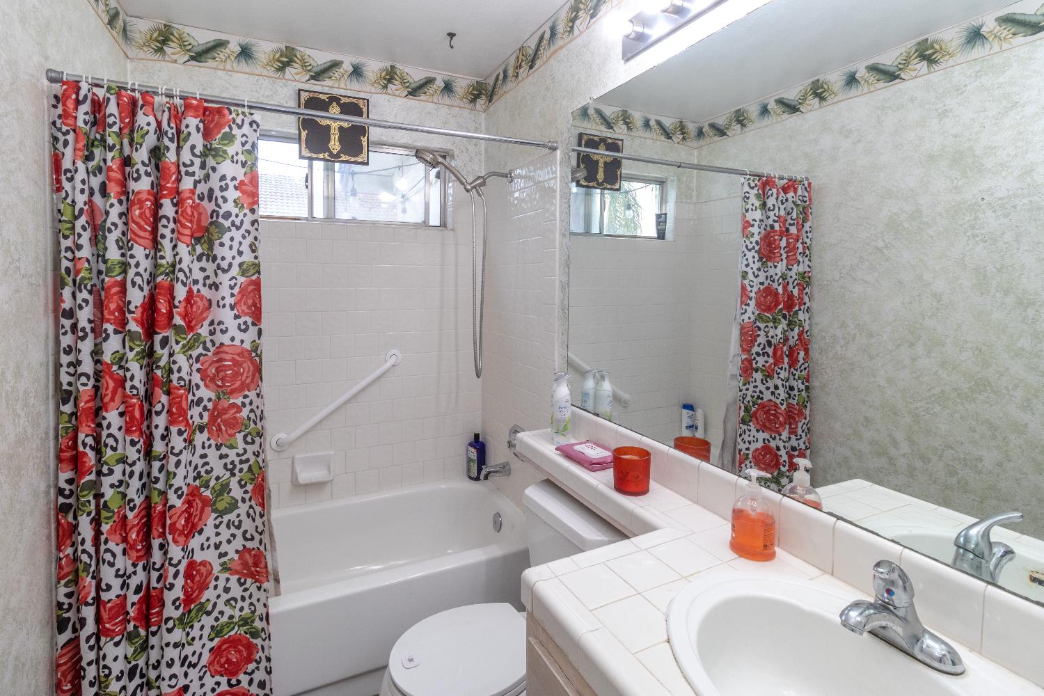 2189 E Pinedale Ave, Fresno, CA 93720