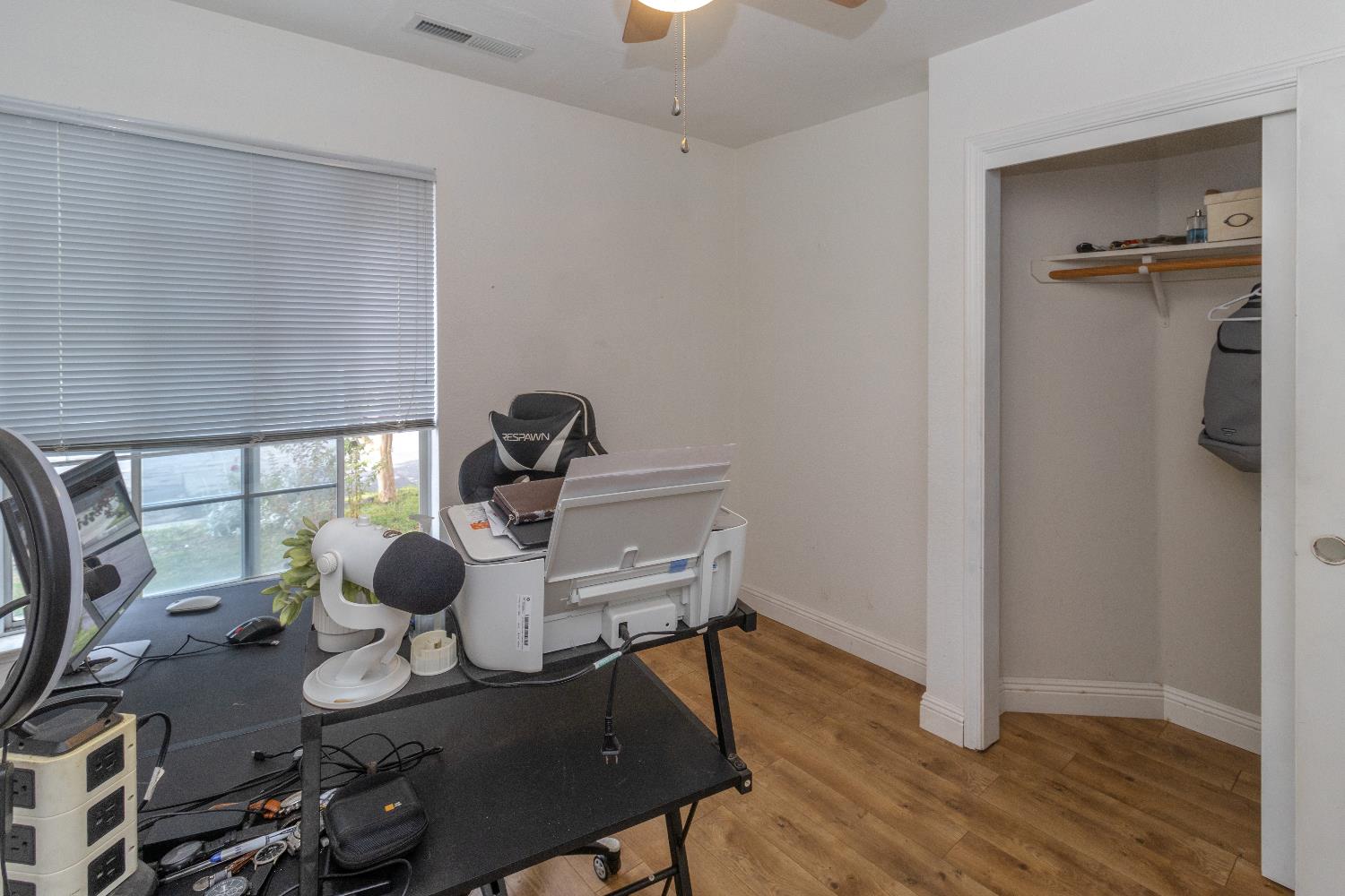 2189 E Pinedale Ave, Fresno, CA 93720