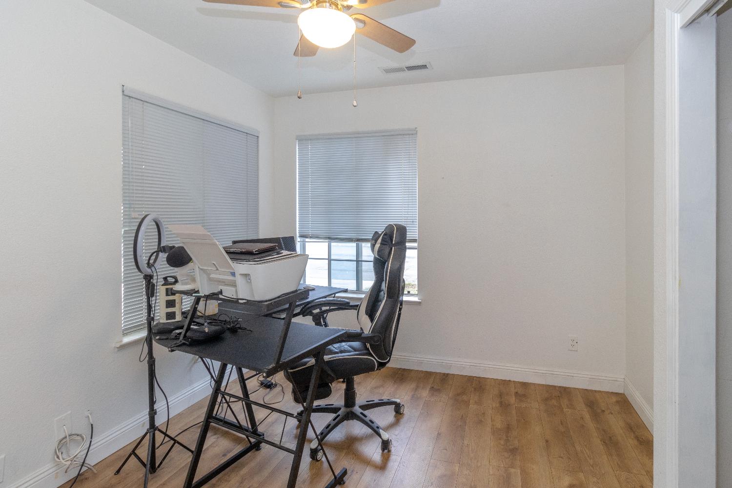 2189 E Pinedale Ave, Fresno, CA 93720