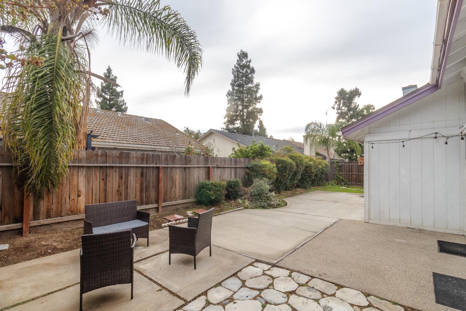 2189 E Pinedale Ave, Fresno, CA 93720