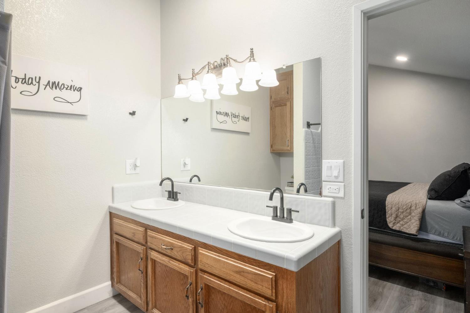 2237 Los Altos Ave, Clovis, CA 93611