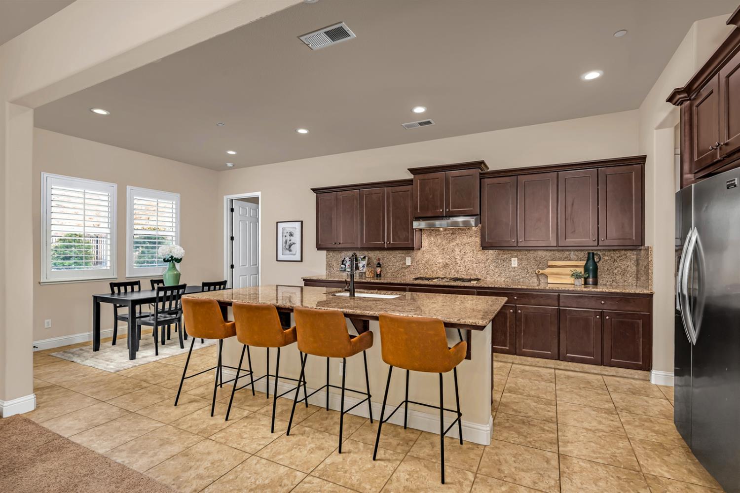 18677 Via Bellagio, Friant, CA 93626