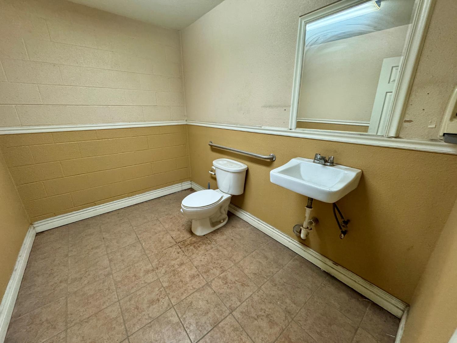 20390 Main St, Stratford, CA 93266