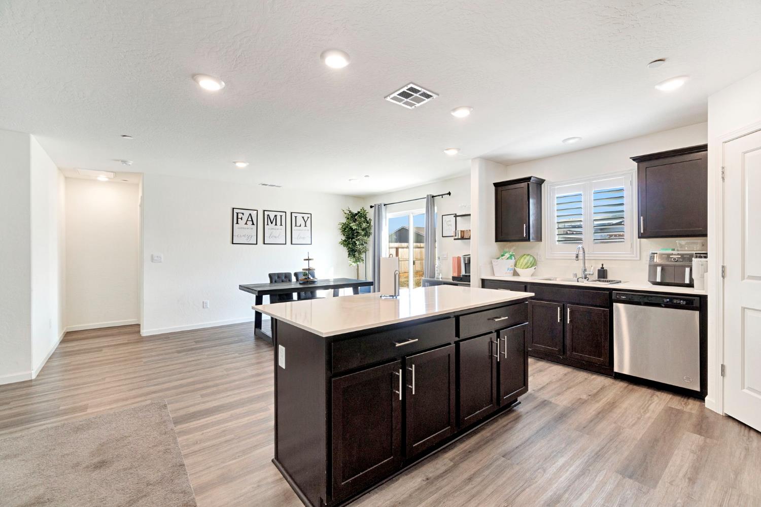 1533 Concord Ave, Madera, CA 93637